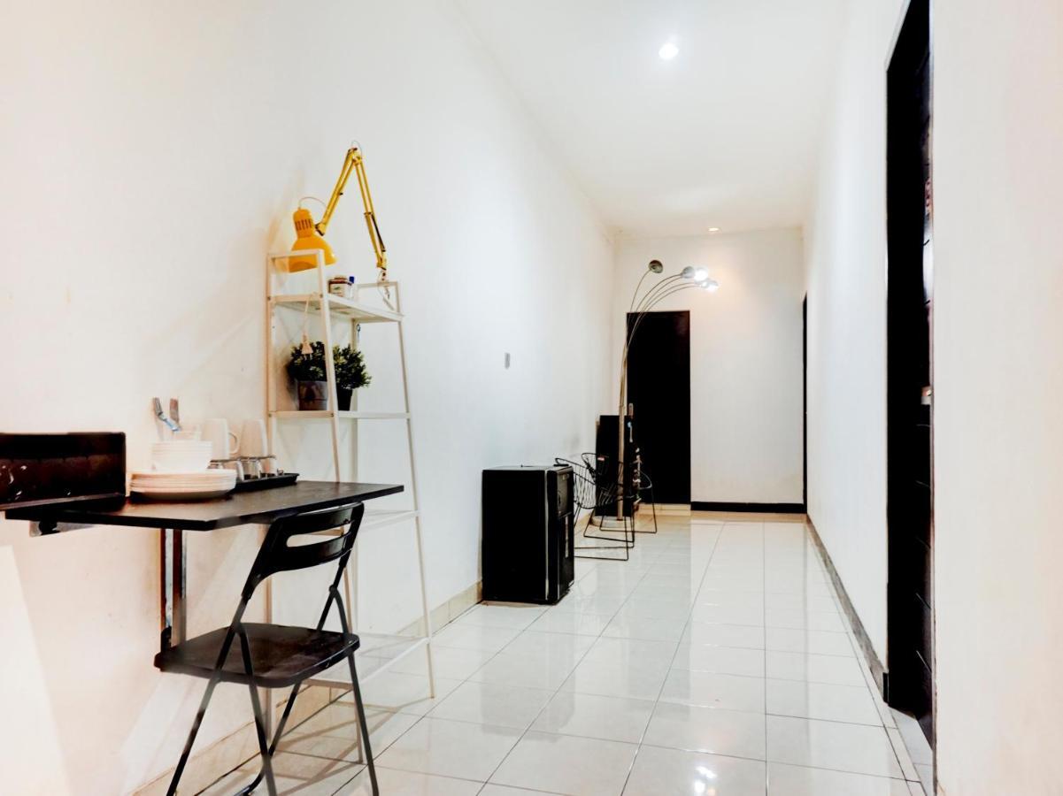 Oyo 90438 Mampang 34 Residence Jakarta Ngoại thất bức ảnh